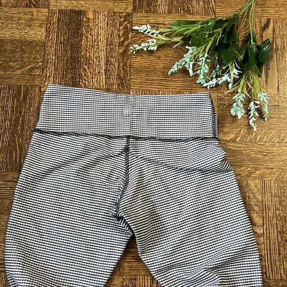 LULULEMON Wunder Under Cropped Leggings Navy White Gingham - Picture 3 of 6